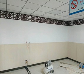 【酒泉】甘肃酒泉市社区卫生服务中心现场安装----抗菌树脂板做墙裙